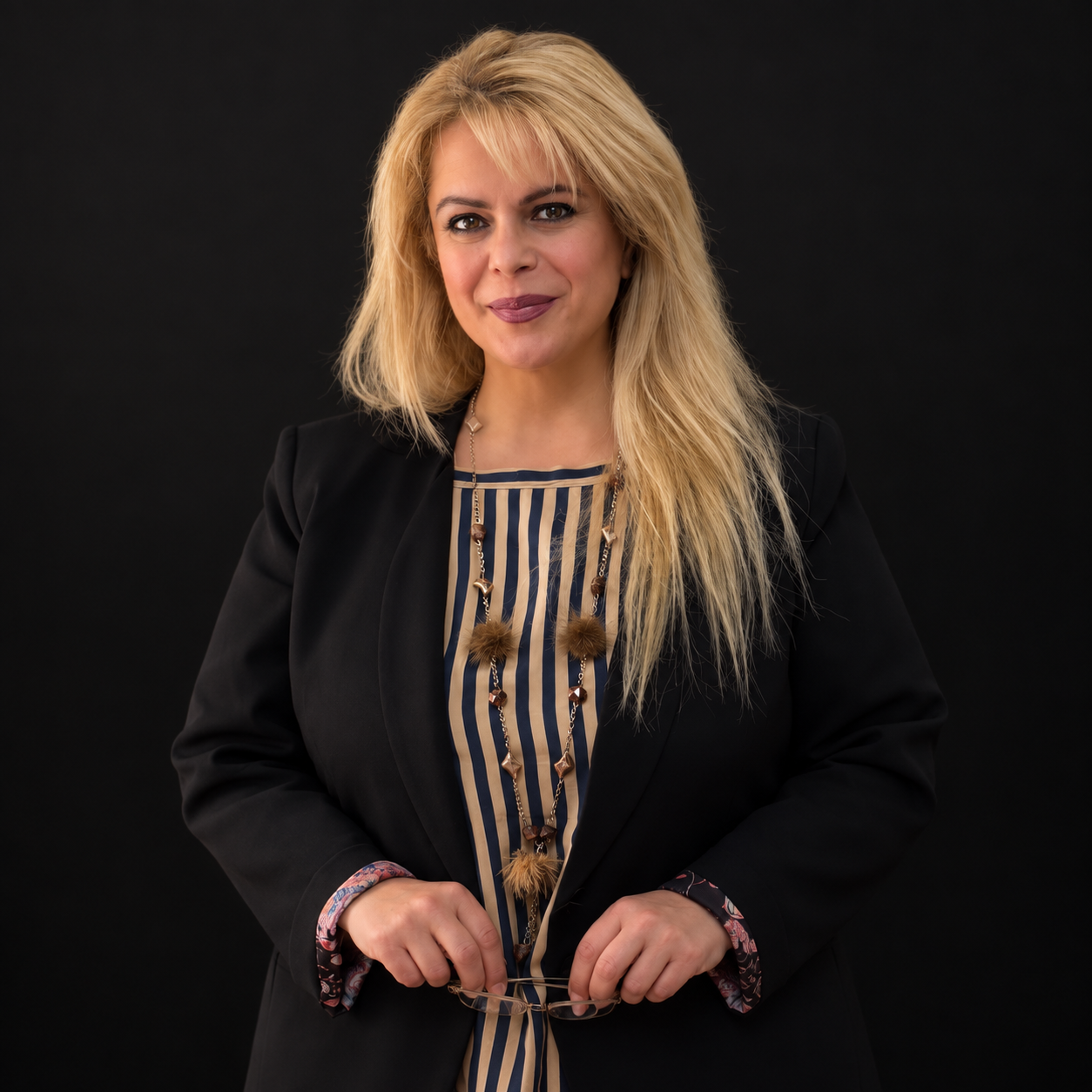 NESLİHAN &Ccedil;İRAY